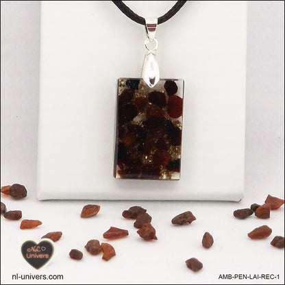 Pendentif Ambre rectangle M.1 en orgonite laiton