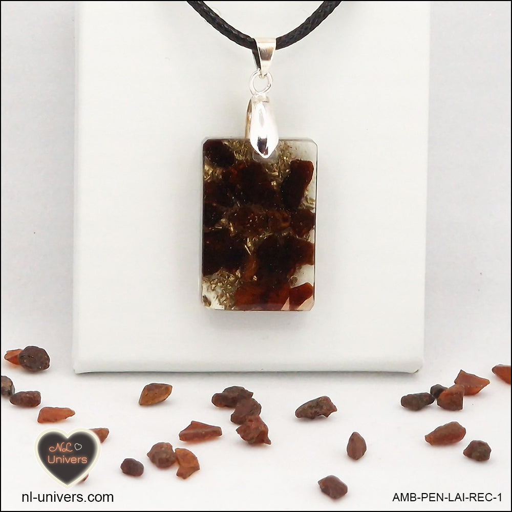 Pendentif Ambre rectangle M.1 en orgonite laiton