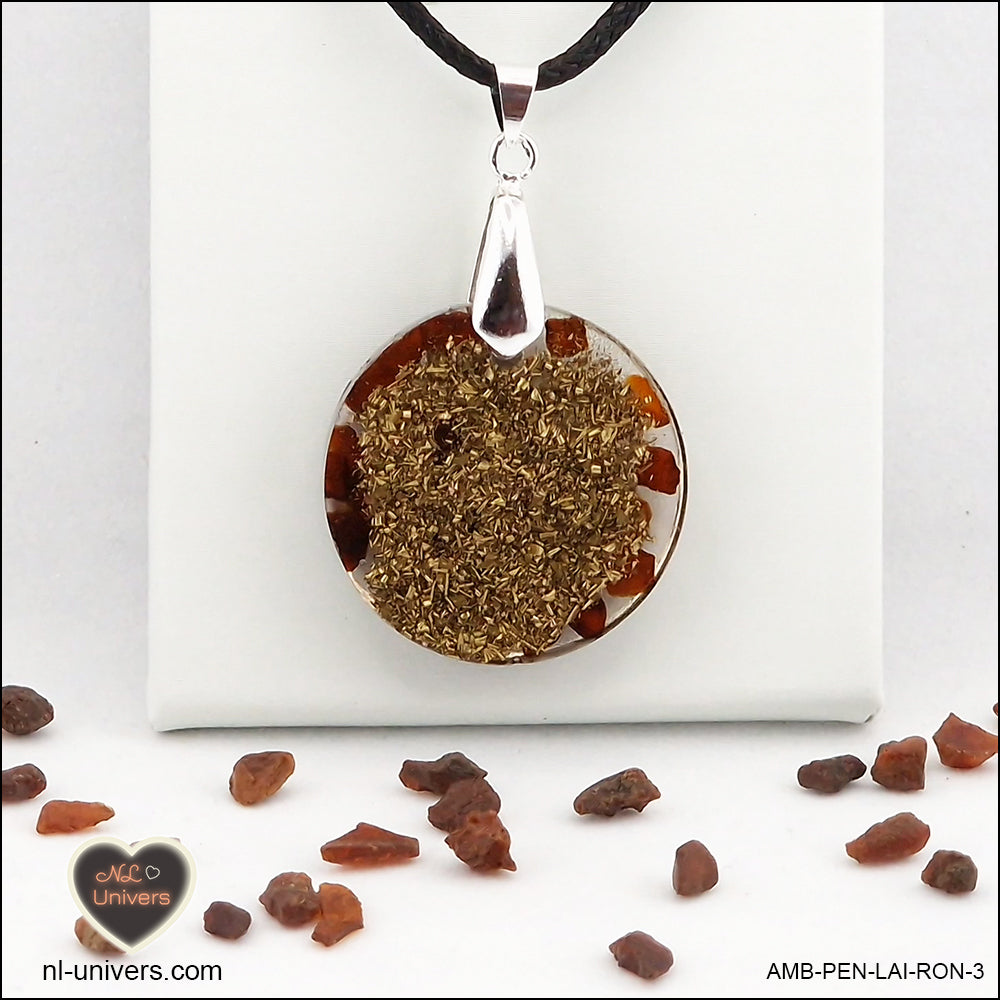 Round Amber pendant M.2 in brass orgonite