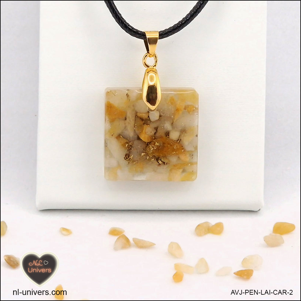 Pendentif Aventurine jaune carré M.1 en orgonite laiton