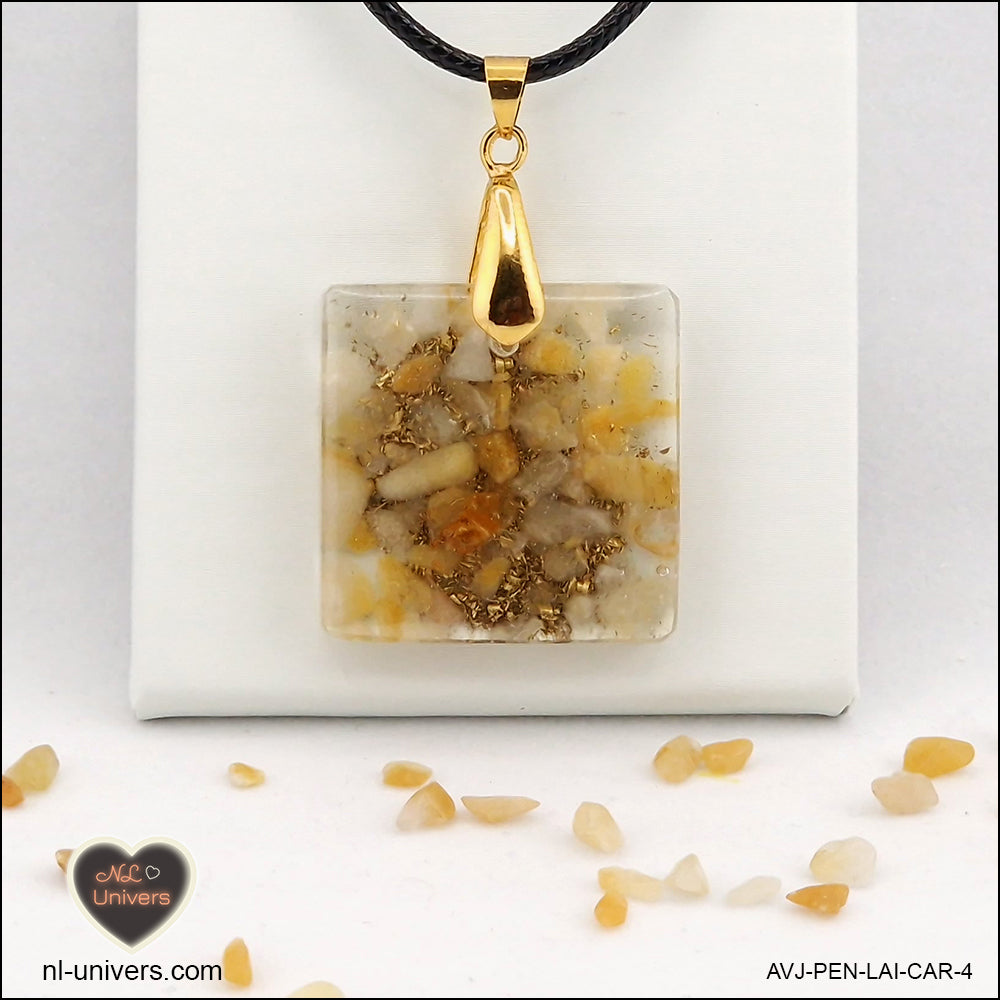 Pendentif Aventurine jaune carré M.2 en orgonite laiton