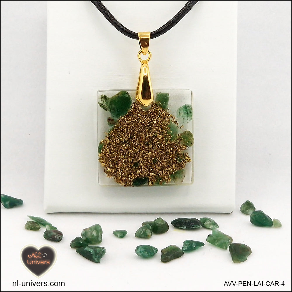 Pendentif Aventurine verte carré M.2 en orgonite laiton