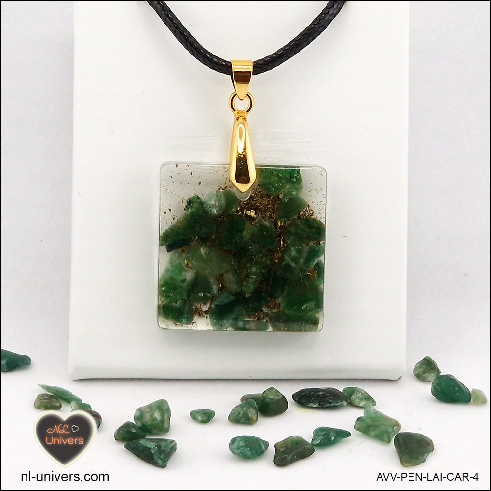 Pendentif Aventurine verte carré M.2 en orgonite laiton