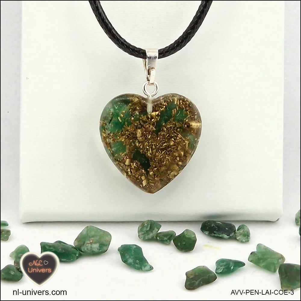 Pendentif Aventurine verte cœur M.2 en orgonite laiton