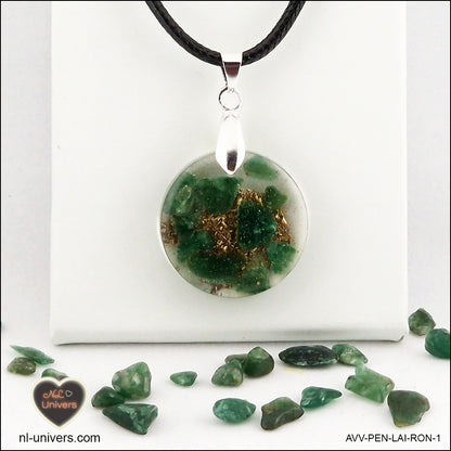 Pendentif Aventurine verte rond M.1 en orgonite laiton