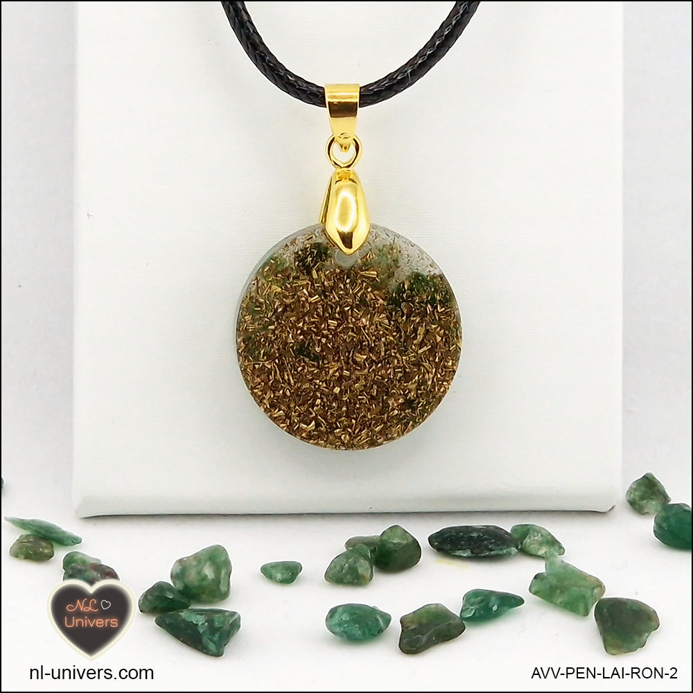 Pendentif Aventurine verte rond M.1 en orgonite laiton