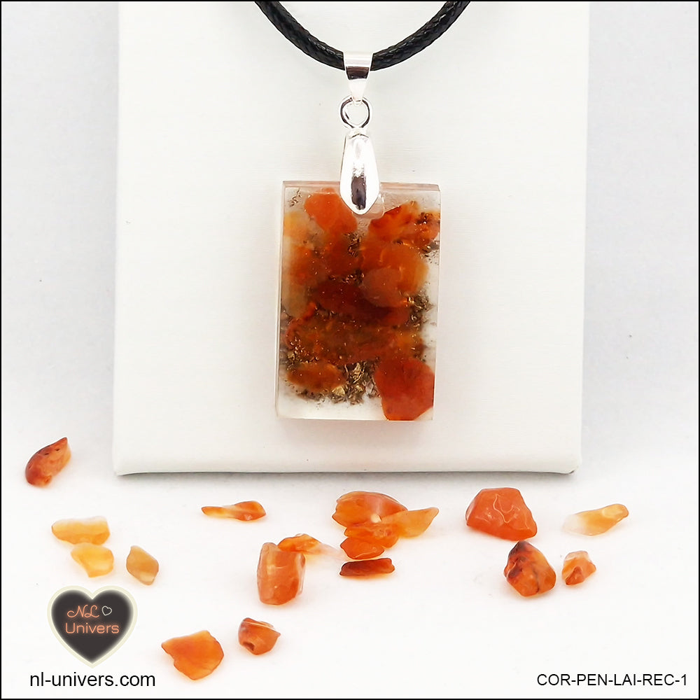 Pendentif Cornaline rectangle M.1 en orgonite laiton