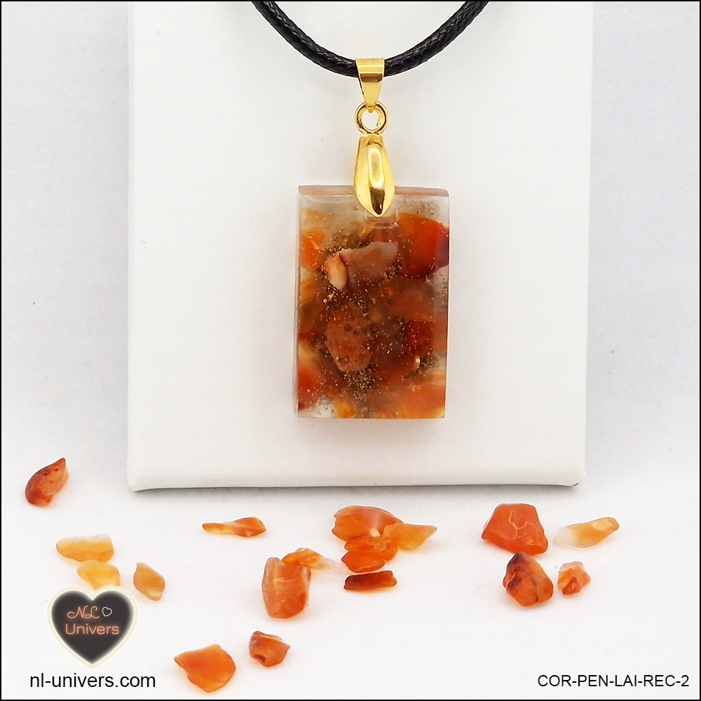 Pendentif Cornaline rectangle M.1 en orgonite laiton