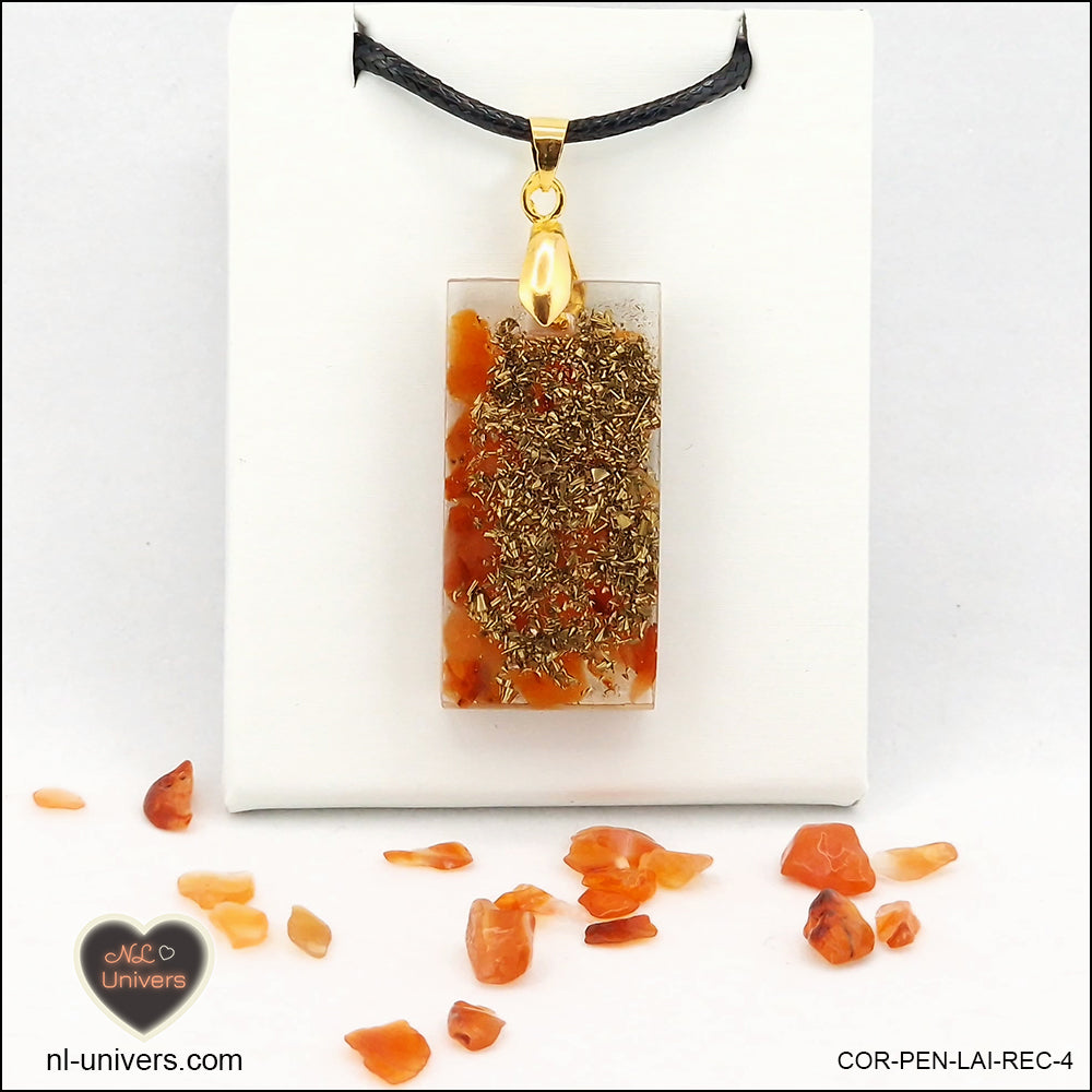 Pendentif Cornaline rectangle M.2 en orgonite laiton