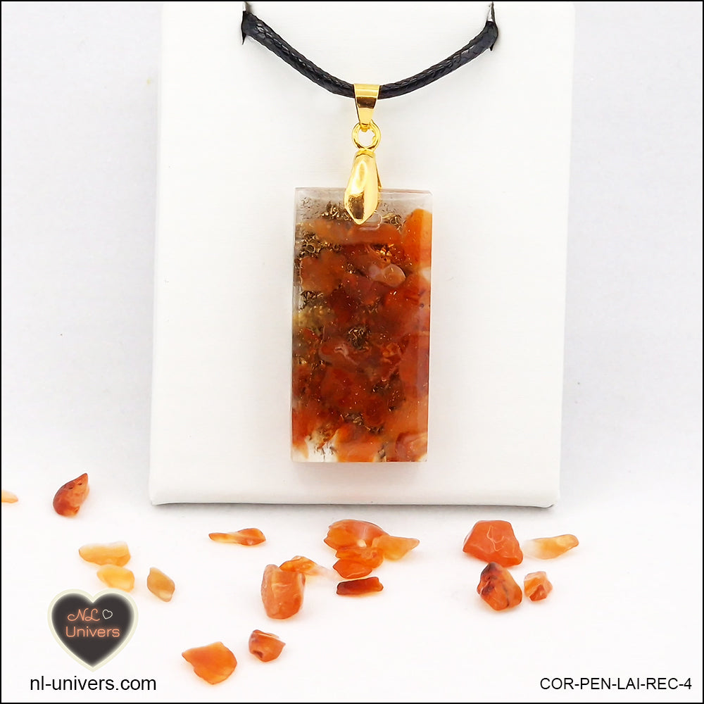Pendentif Cornaline rectangle M.2 en orgonite laiton