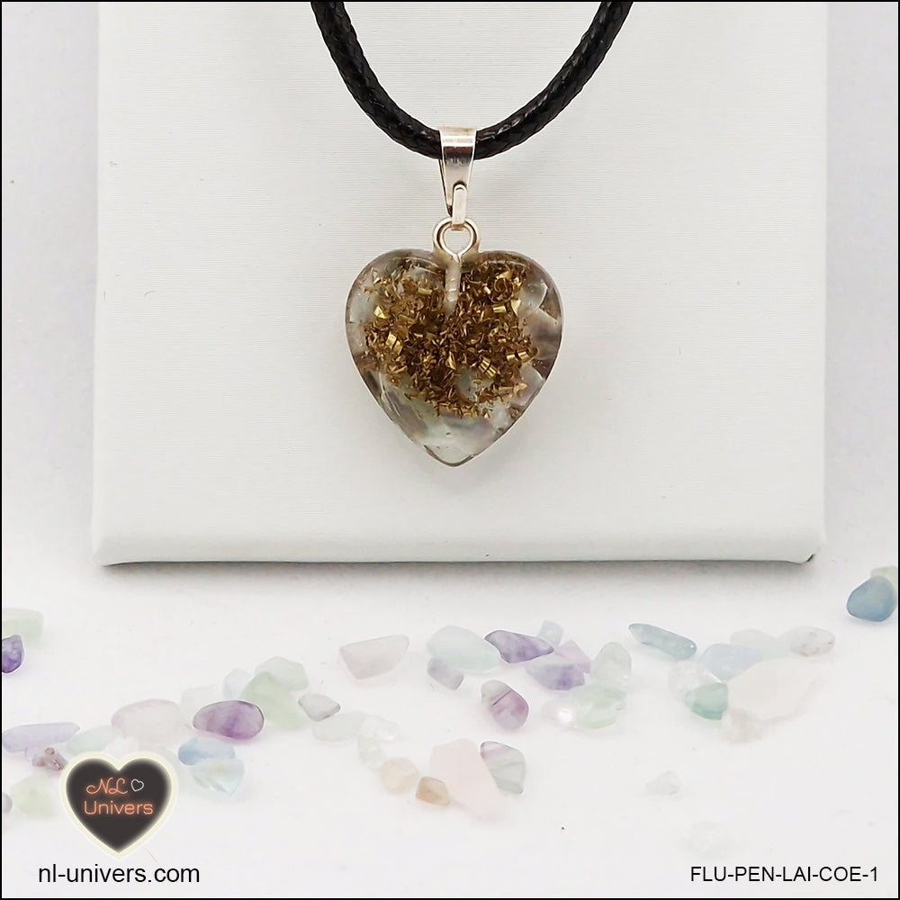 Pendentif Fluorite cœur M.1 en orgonite laiton