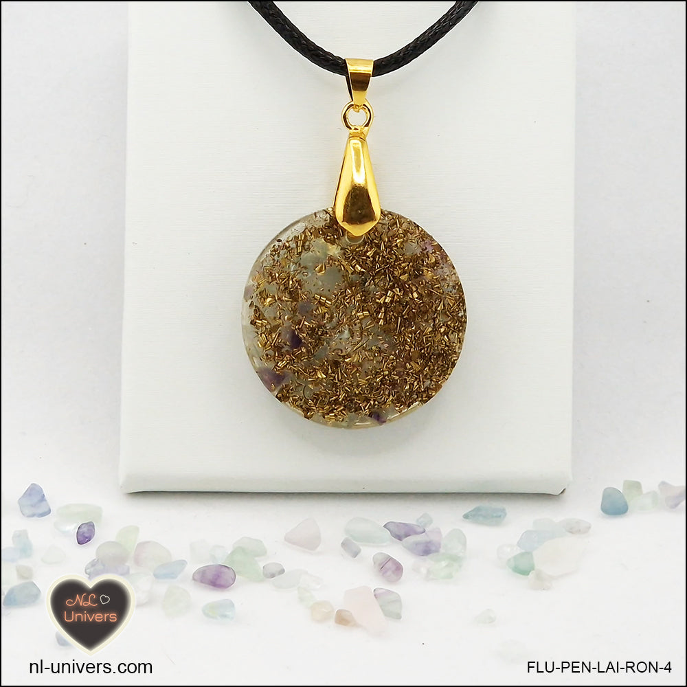 Pendentif Fluorite rond M.2 en orgonite laiton
