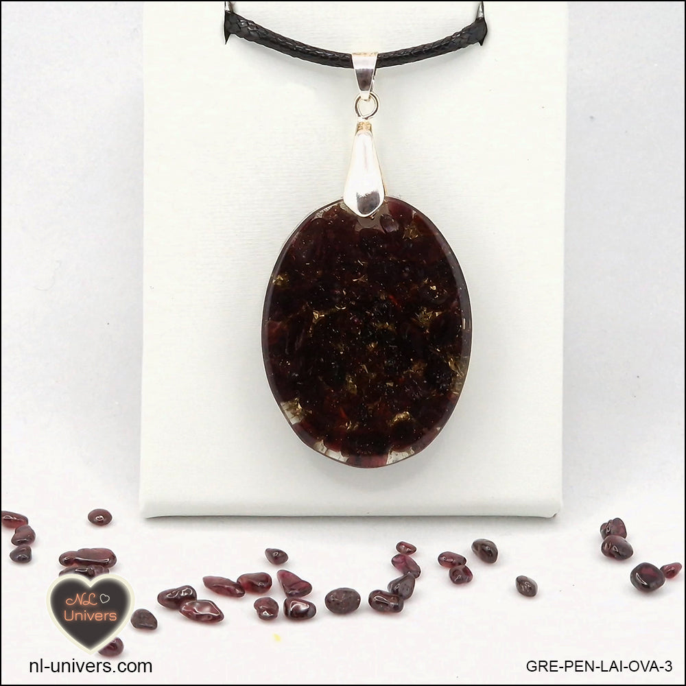 Pendentif Grenat ovale M.2 en orgonite laiton