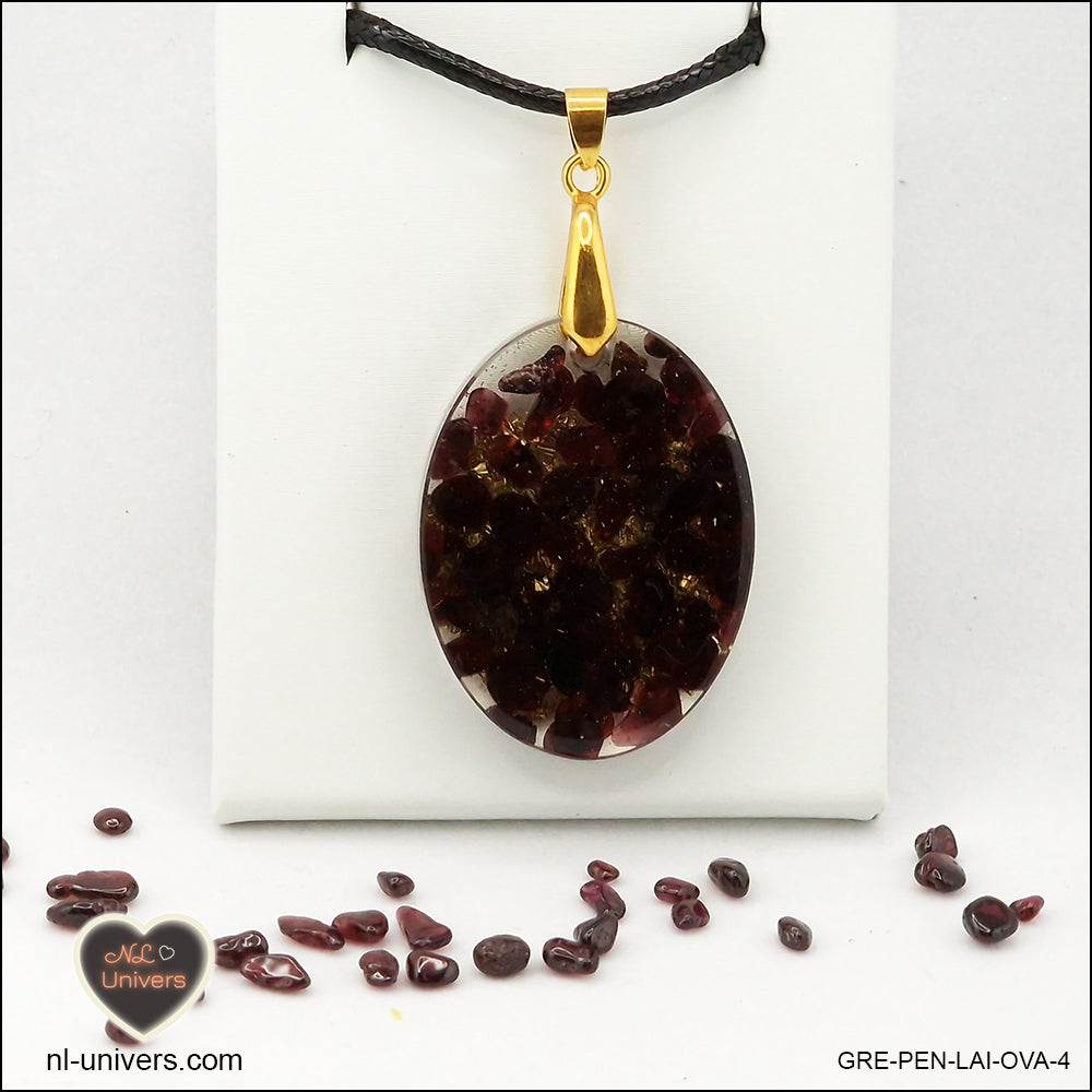 Oval Garnet pendant M.2 in brass orgonite