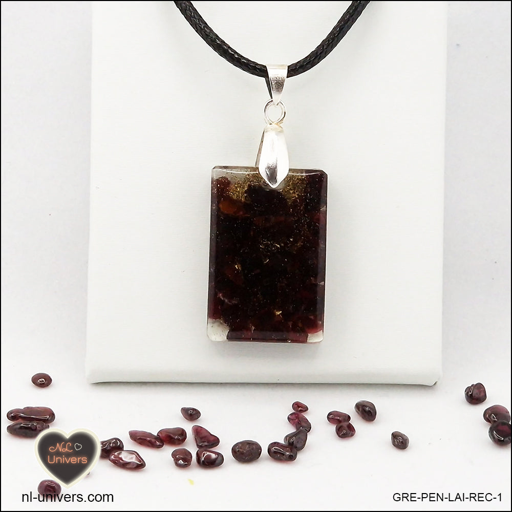 Pendentif Grenat rectangle M.1 en orgonite laiton