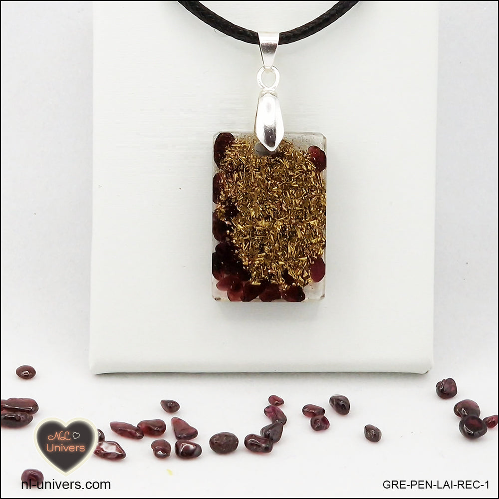 Garnet rectangle pendant M.1 in brass orgonite