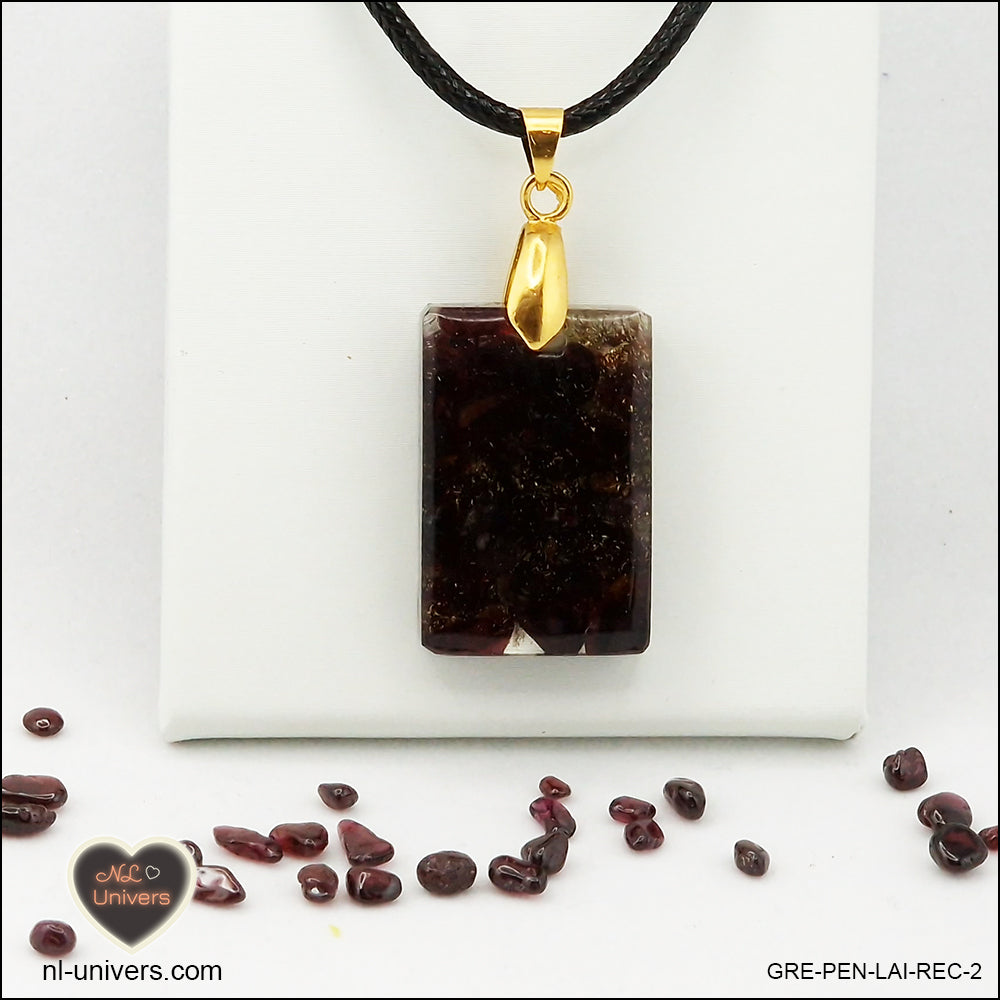 Pendentif Grenat rectangle M.1 en orgonite laiton