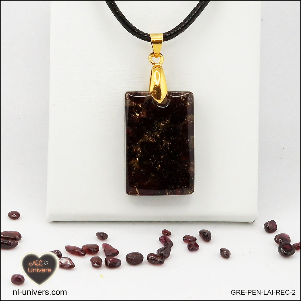 Pendentif Grenat rectangle M.1 en orgonite laiton