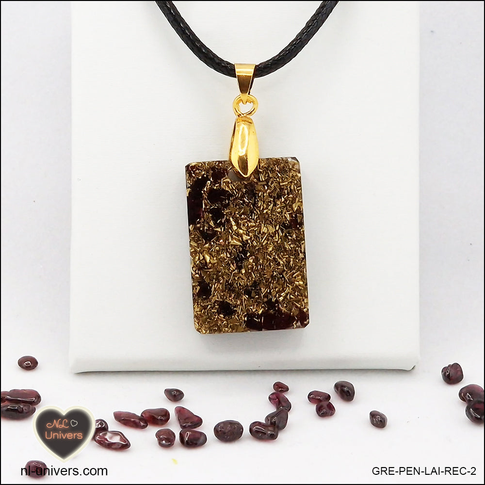 Pendentif Grenat rectangle M.1 en orgonite laiton