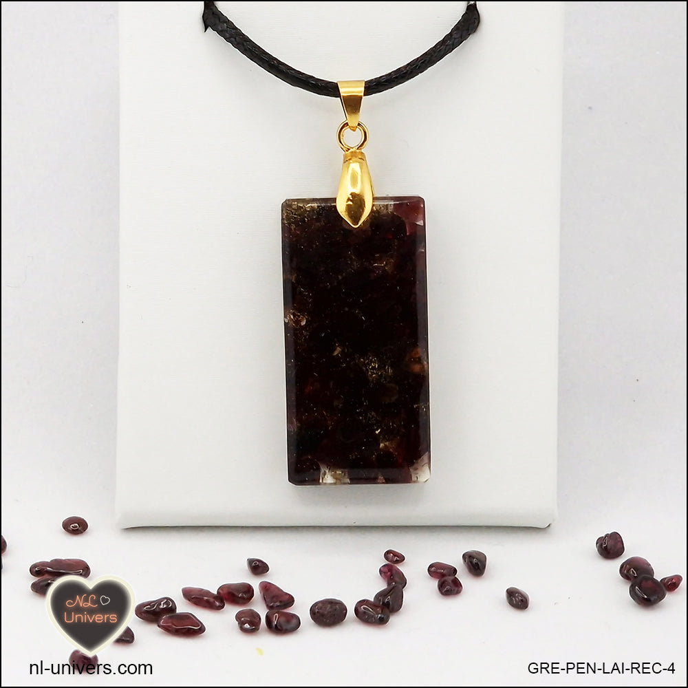 Garnet rectangle pendant M.2 in brass orgonite