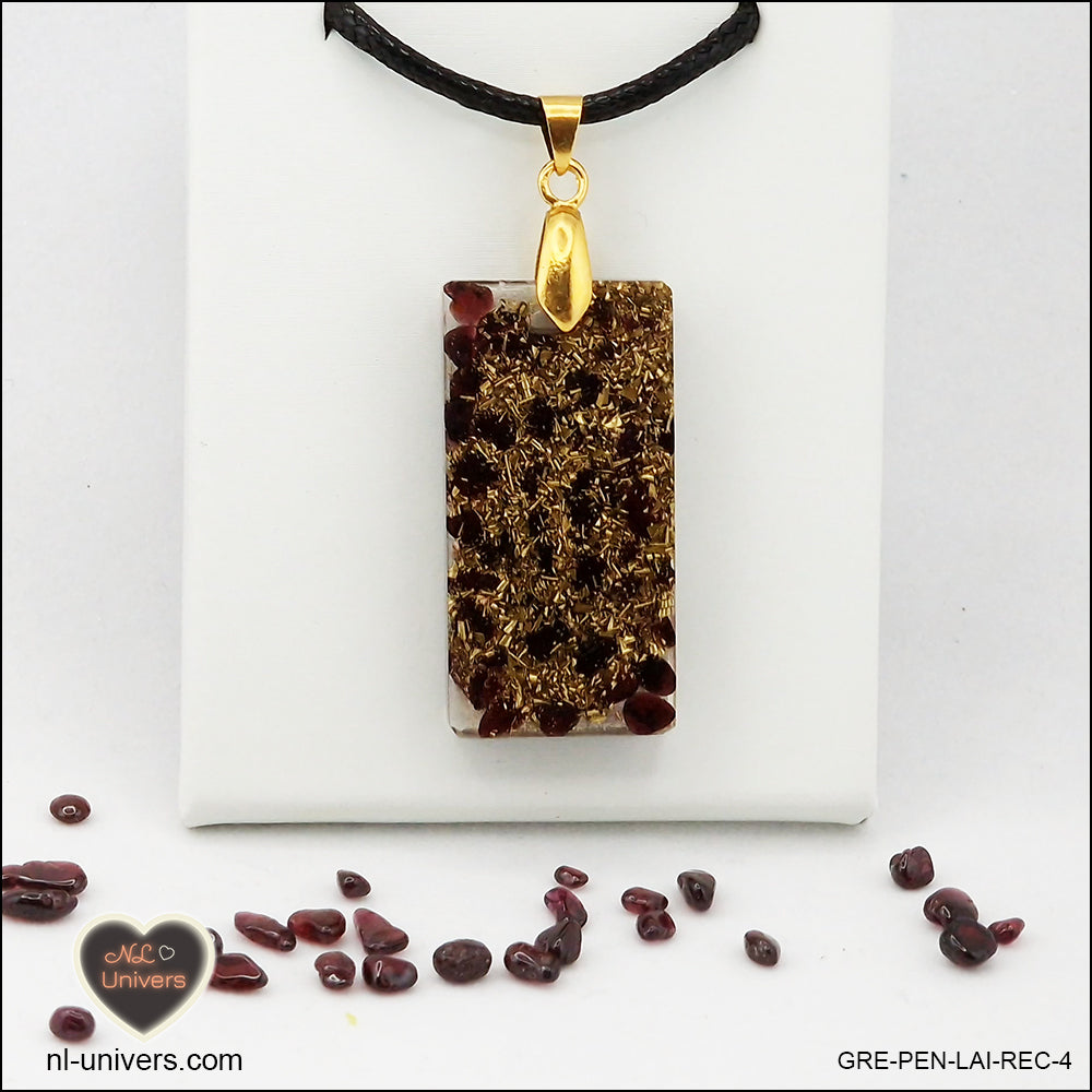 Garnet rectangle pendant M.2 in brass orgonite