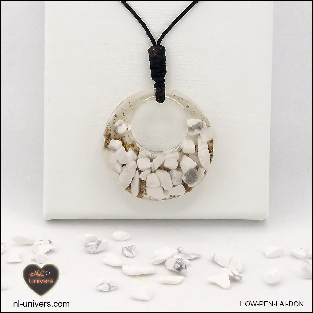 Pendentif Howlite-Magnésite donut en orgonite laiton