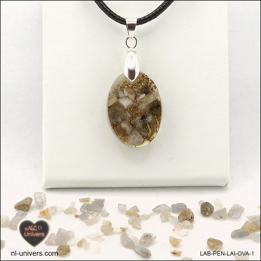 Oval Labradorite pendant M.1 in brass orgonite