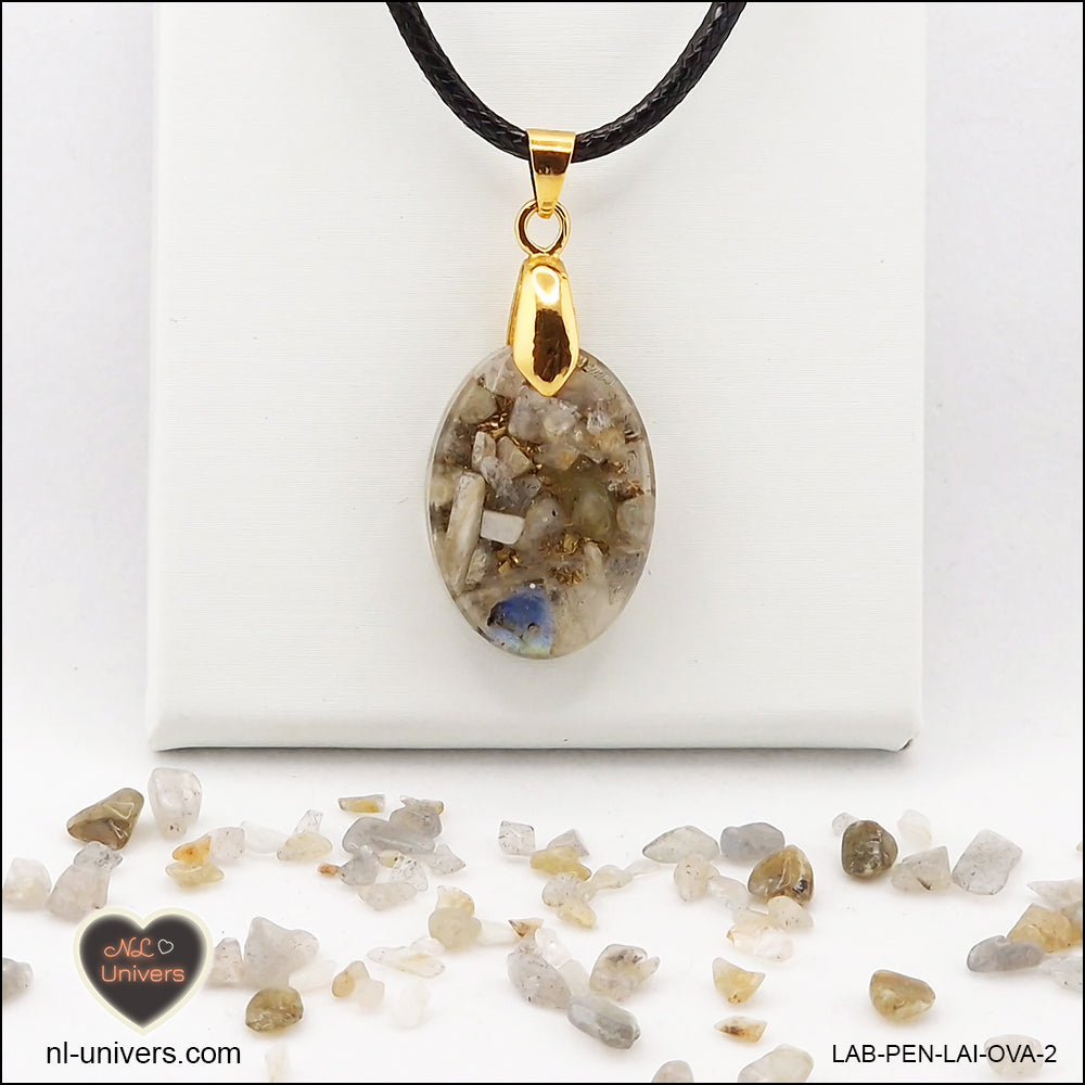 Oval Labradorite pendant M.1 in brass orgonite