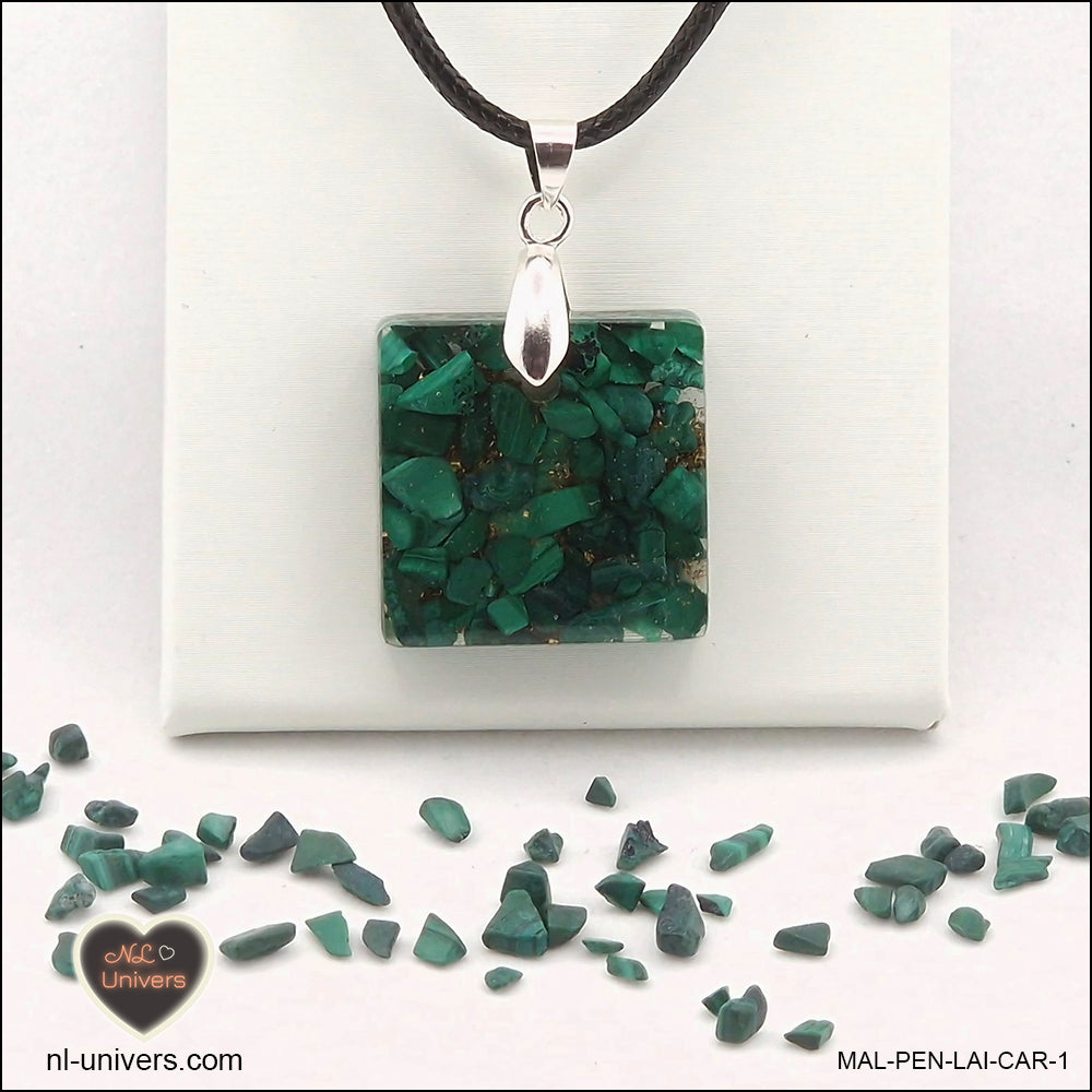 Pendentif Malachite carré M.1 en orgonite laiton