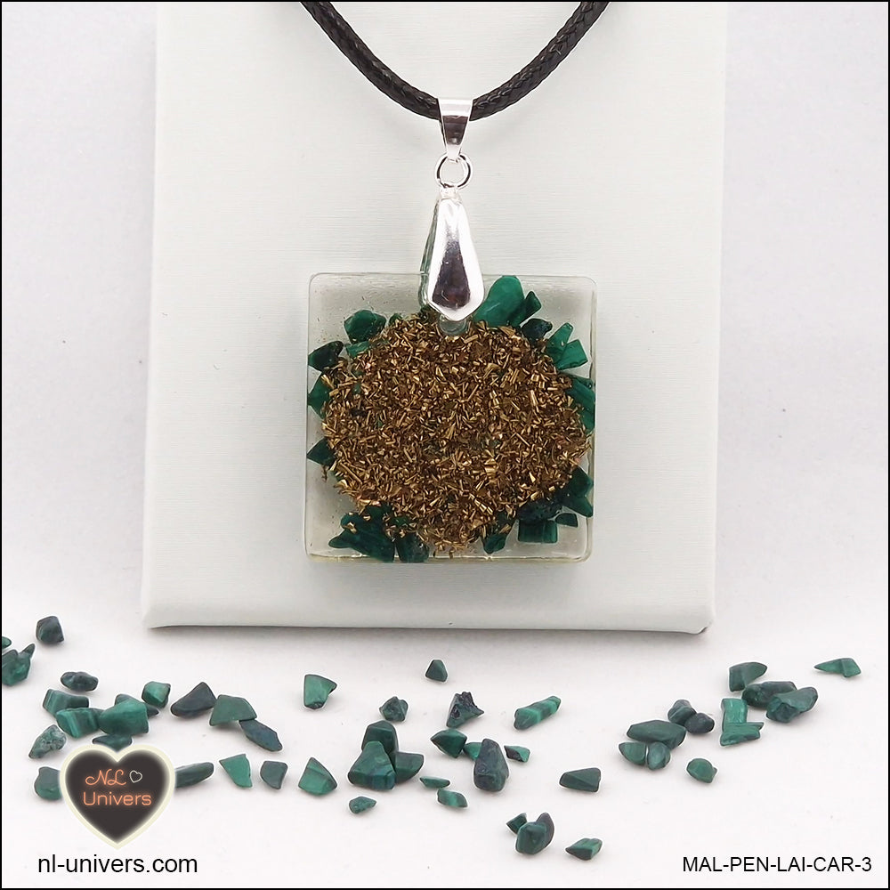 Pendentif Malachite carré M.2 en orgonite laiton