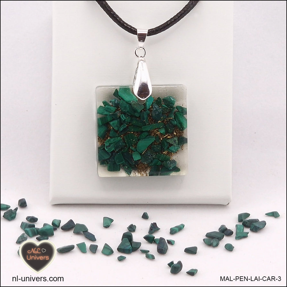 Pendentif Malachite carré M.2 en orgonite laiton