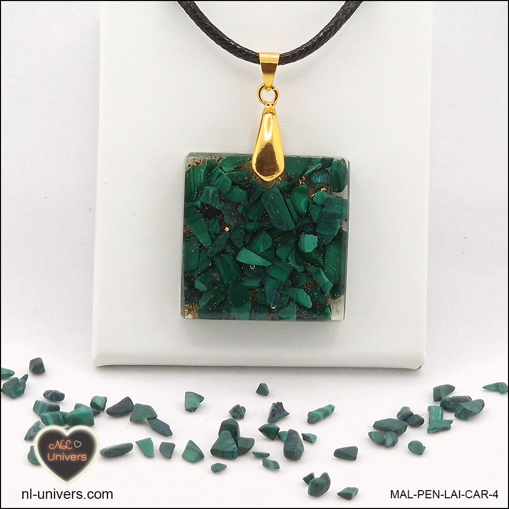 Pendentif Malachite carré M.2 en orgonite laiton