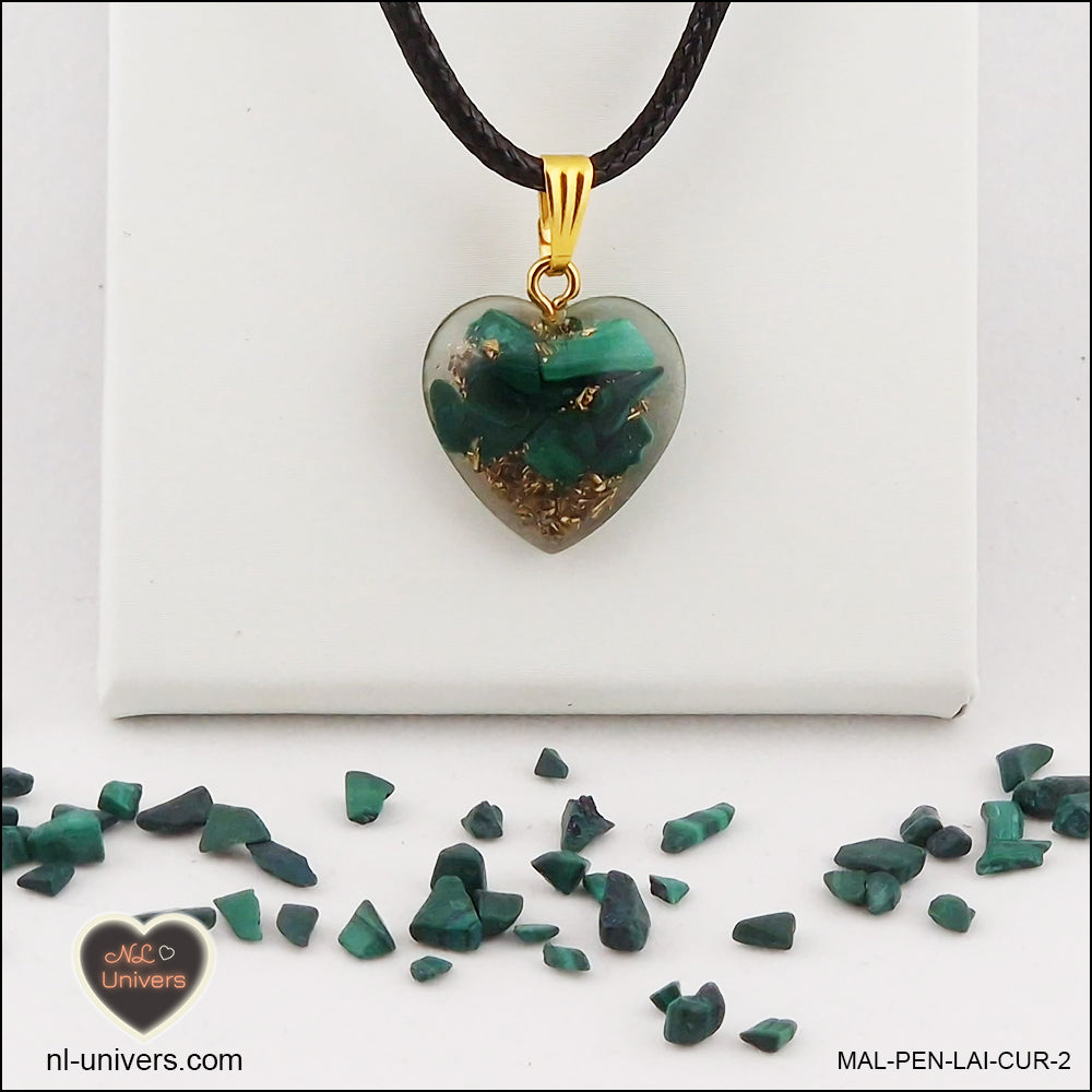 Malachite heart pendant M.1 in brass orgonite