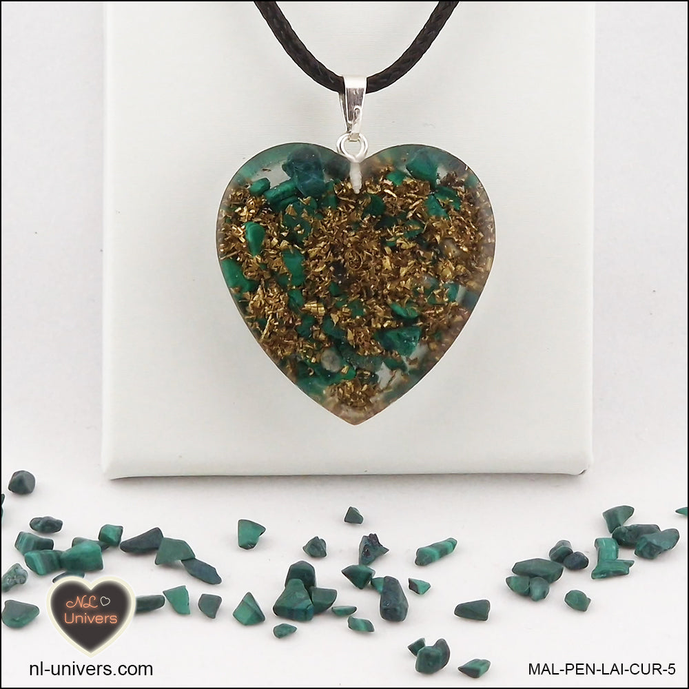 Malachite heart pendant M.3 in brass orgonite