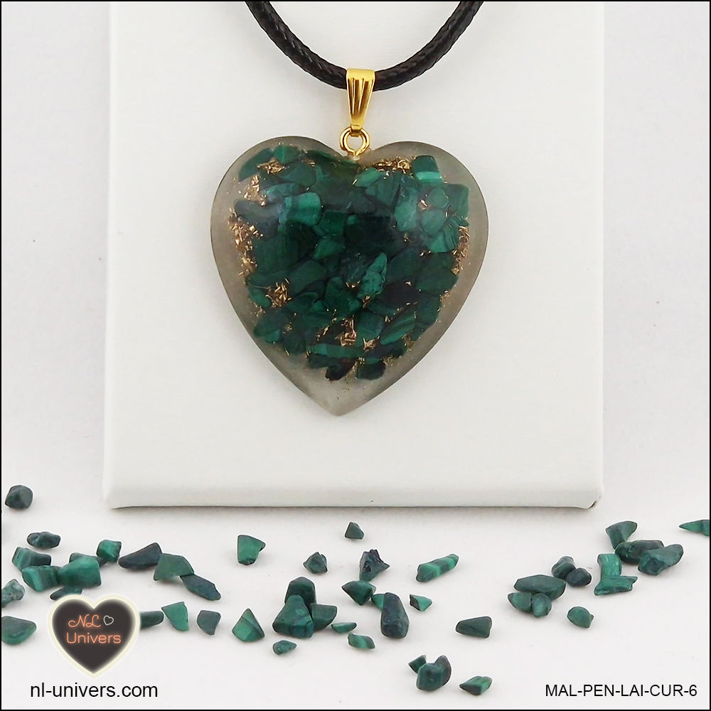 Malachite heart pendant M.3 in brass orgonite