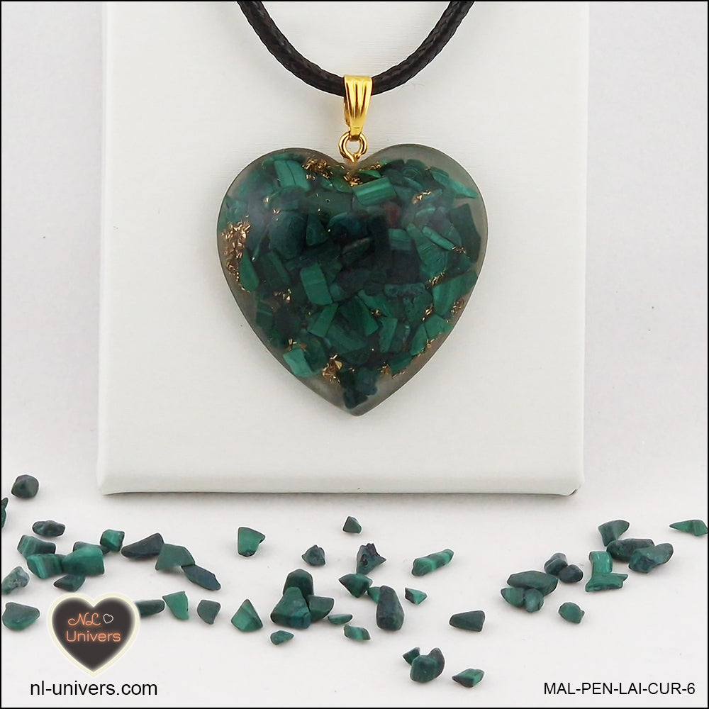 Malachite heart pendant M.3 in brass orgonite