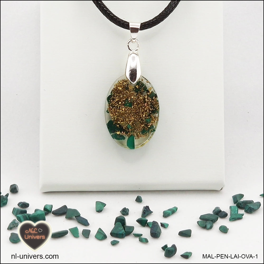 Oval Malachite pendant M.1 in brass orgonite