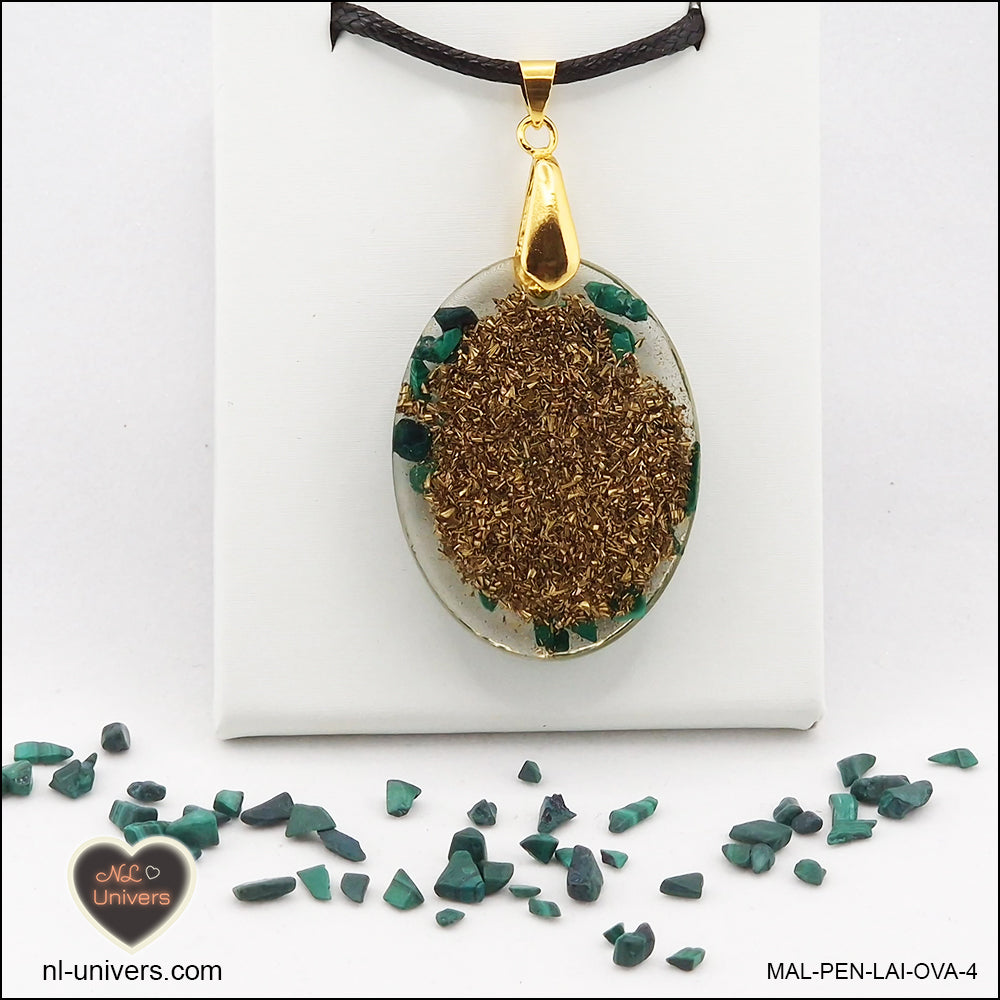 Oval Malachite pendant M.2 in brass orgonite