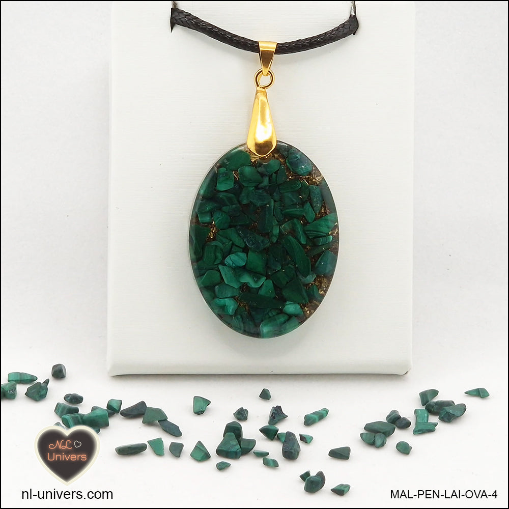 Oval Malachite pendant M.2 in brass orgonite