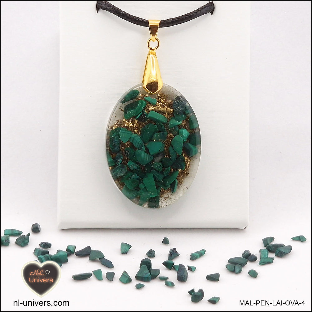 Oval Malachite pendant M.2 in brass orgonite