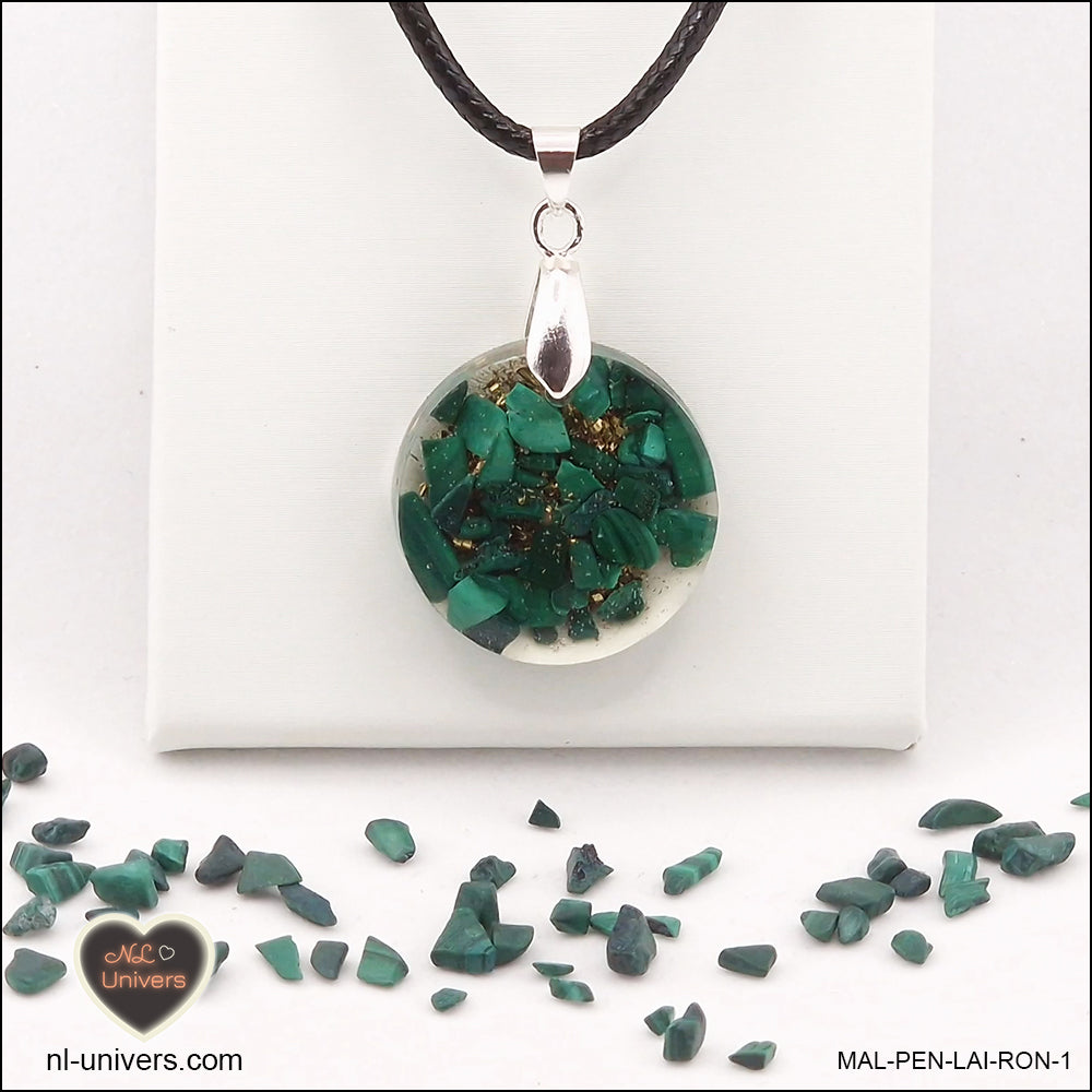 Pendentif Malachite rond M.1 en orgonite laiton