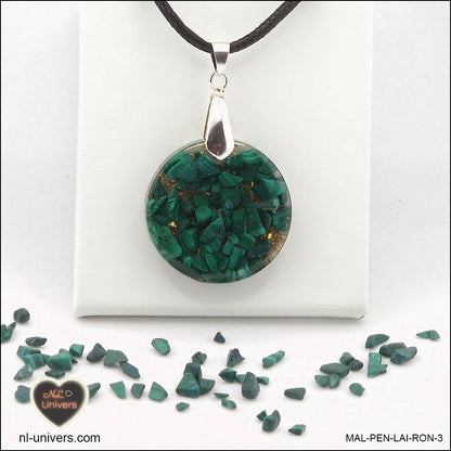 Round Malachite pendant M.2 in brass orgonite