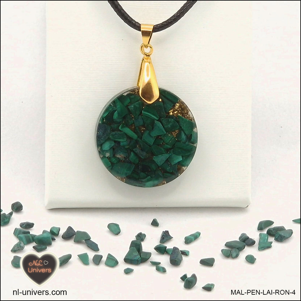 Pendentif Malachite rond M.2 en orgonite laiton